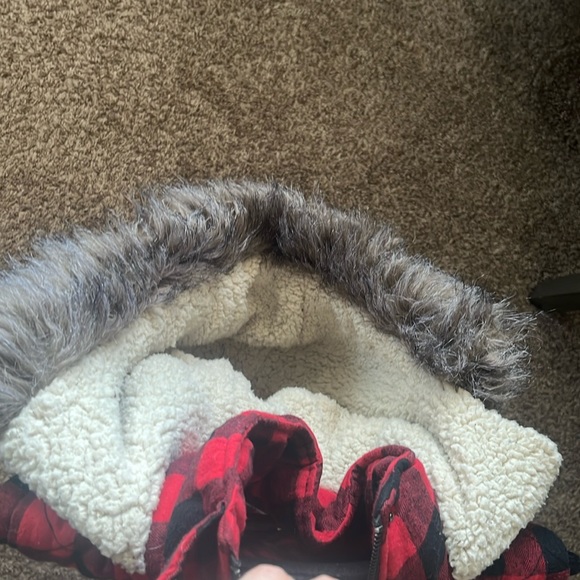 Red plaid vest - Picture 9 of 9